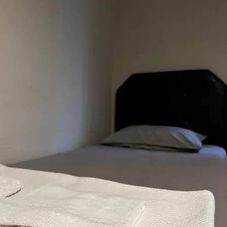 Khavi Airport Apertment Homestay Istanbul